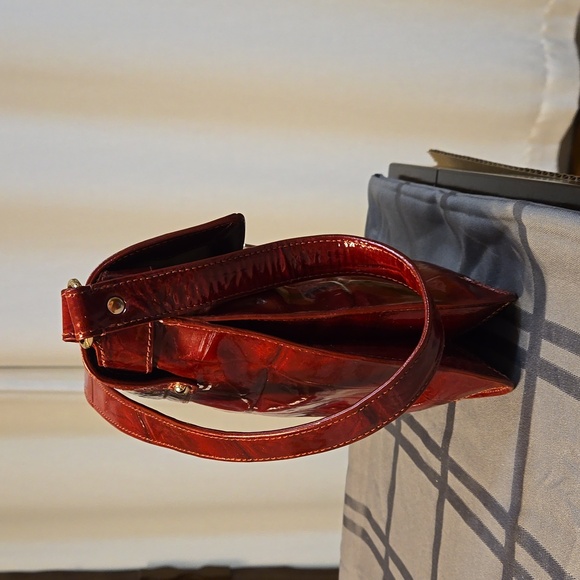 Kate Spade Patent Leather Crocodile Design Shoulder bag - Picture 6 of 13